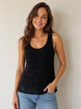Madison & Berkeley Black Crochet Lace Tank Top Small